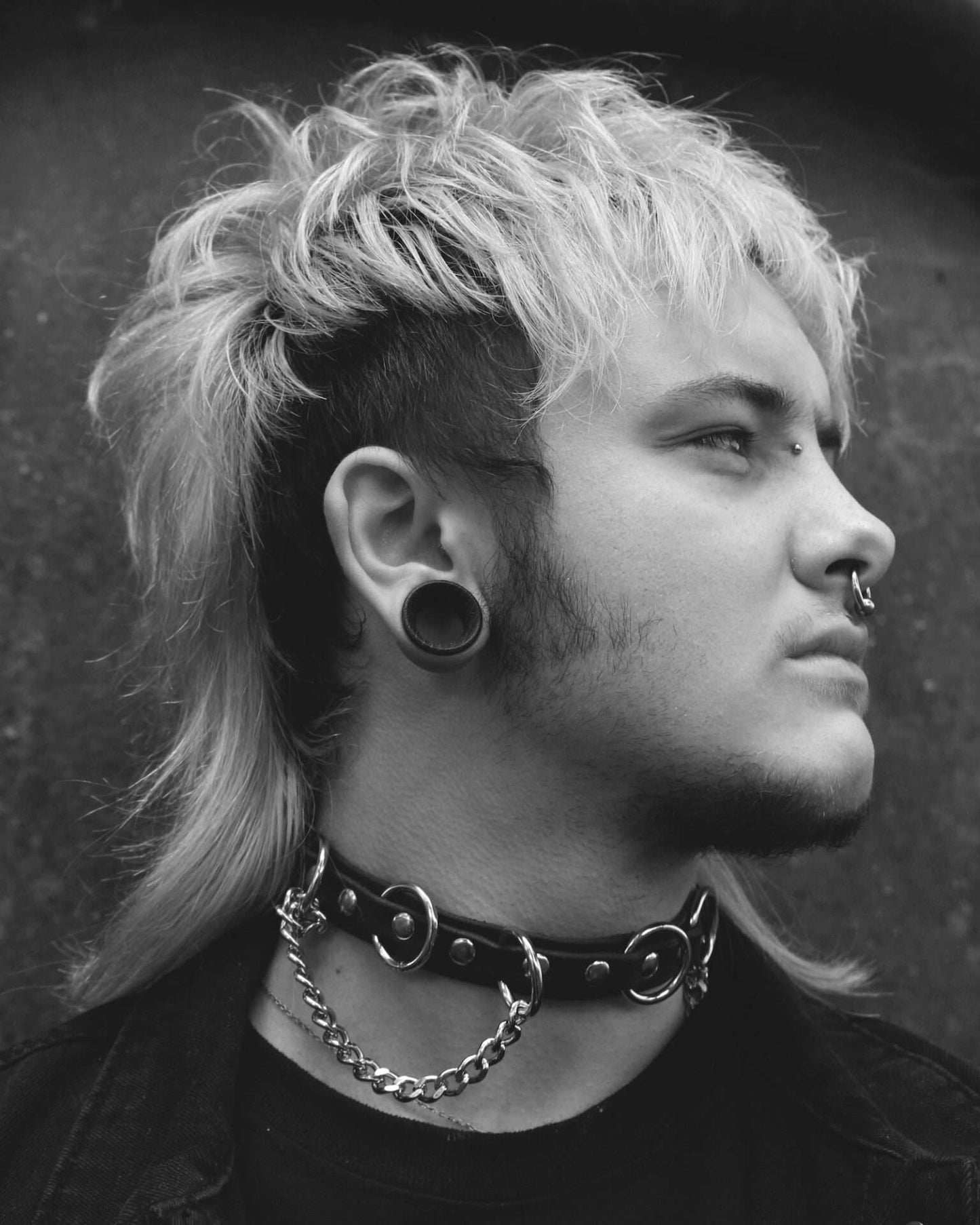 Neckband – black leather – nickel rivets & chains