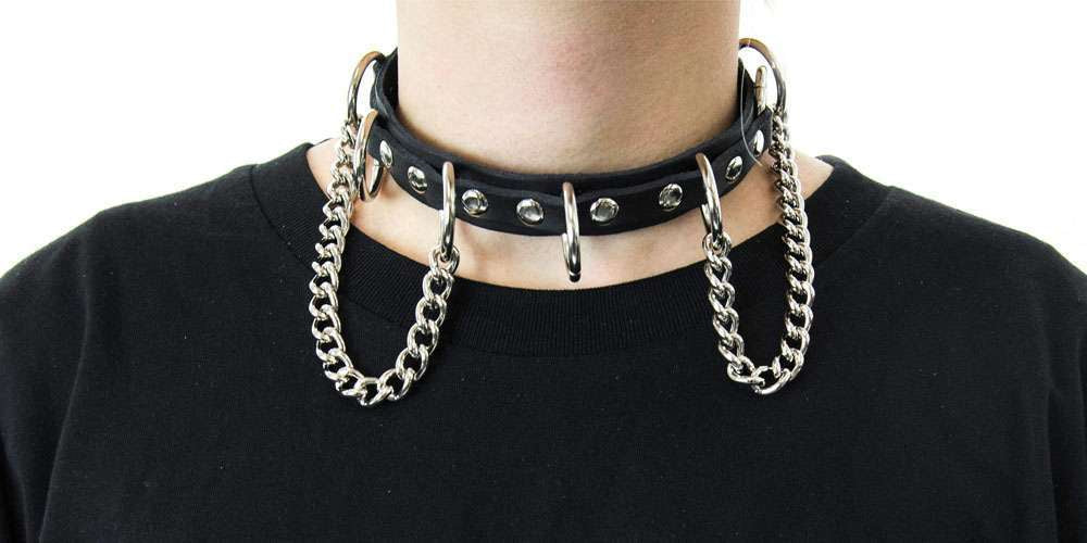 Neckband – black leather – nickel rivets & chains