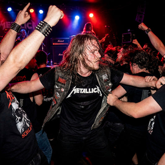 Metallica – Logo Premium Carbon T-Shirt (Black)